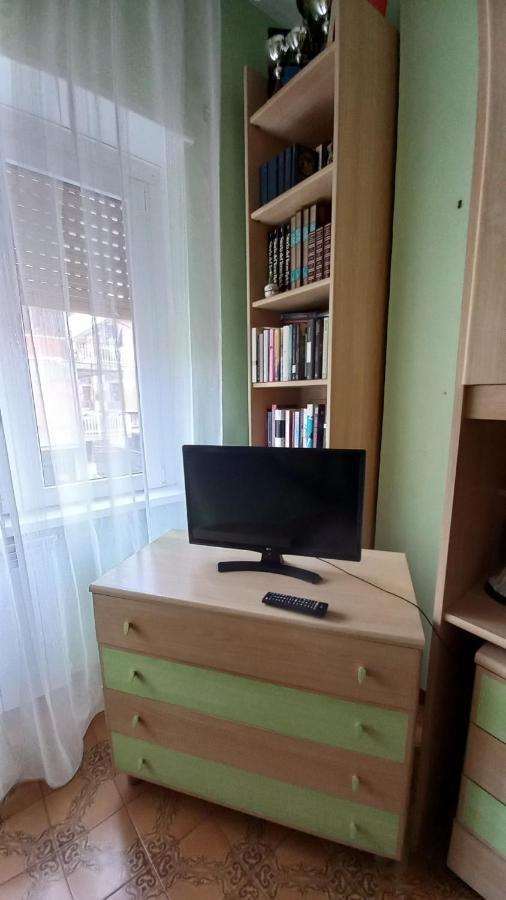 Appartamento Incantevole Al Centro Di Торваяника Экстерьер фото